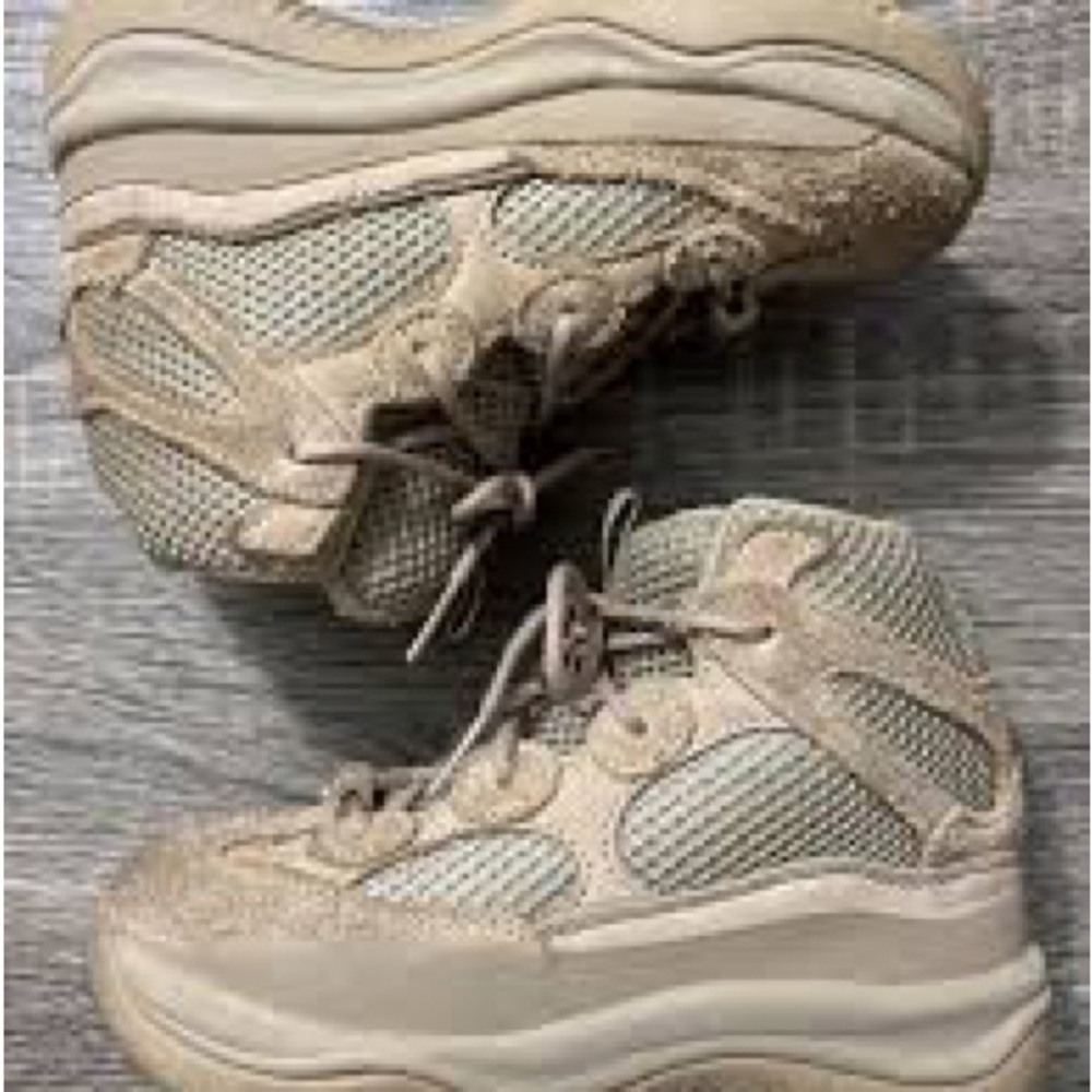 yeezy boots too small can’t fit anymore size 6 in women